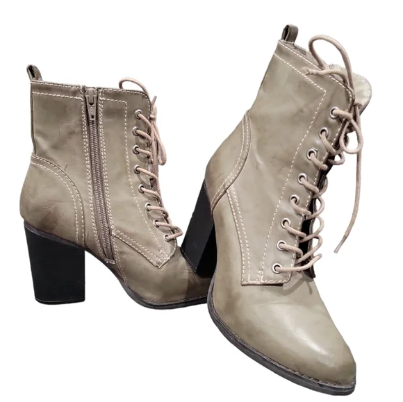 Express Grey Faux Leather Lace Up Heeled Boots Size 7 - Picture 2 of 8